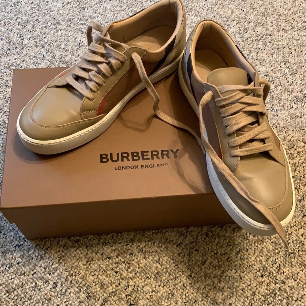 Burberry Salmond Sneakers size 38.5/8.5